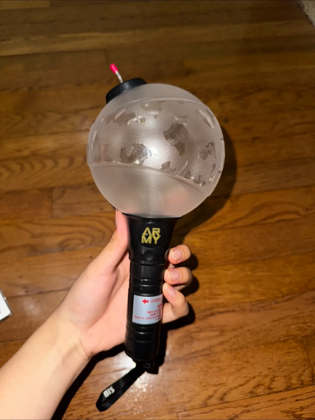 BTS Army Bomb Light Stick ver.1 thumbnail