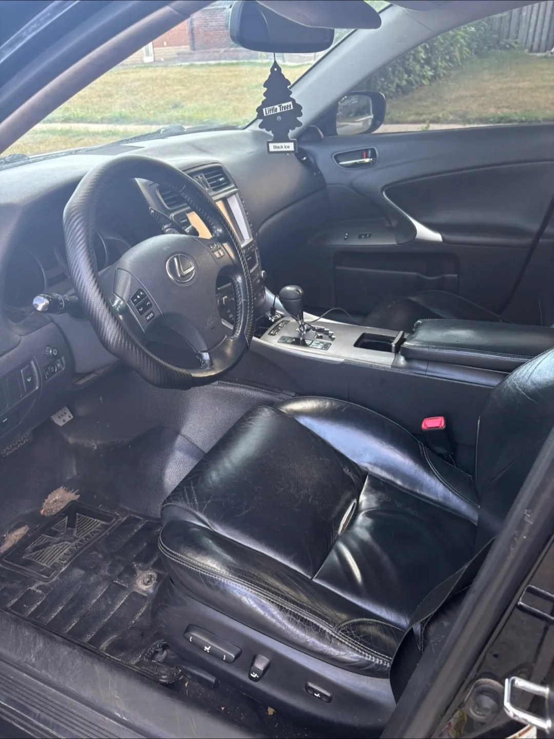 Lexus is 250 AWD 2010 image indicator(8)