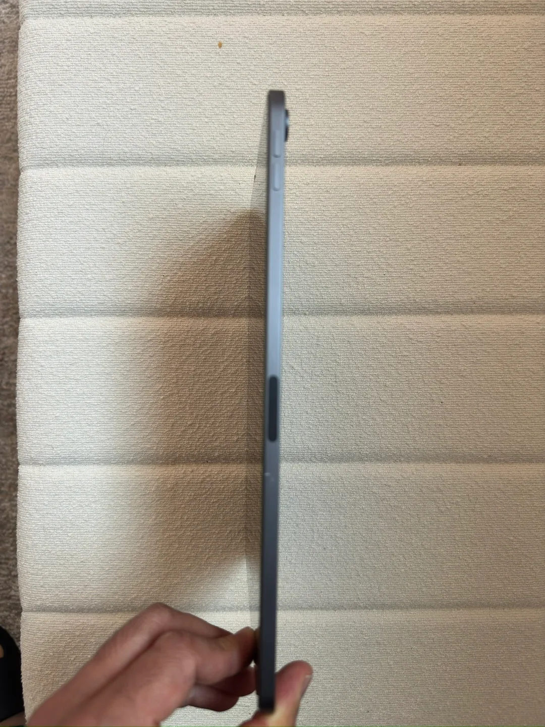 Apple iPad Air Gen 4 - 64 GB with Bluetooth keyboard image indicator(5)