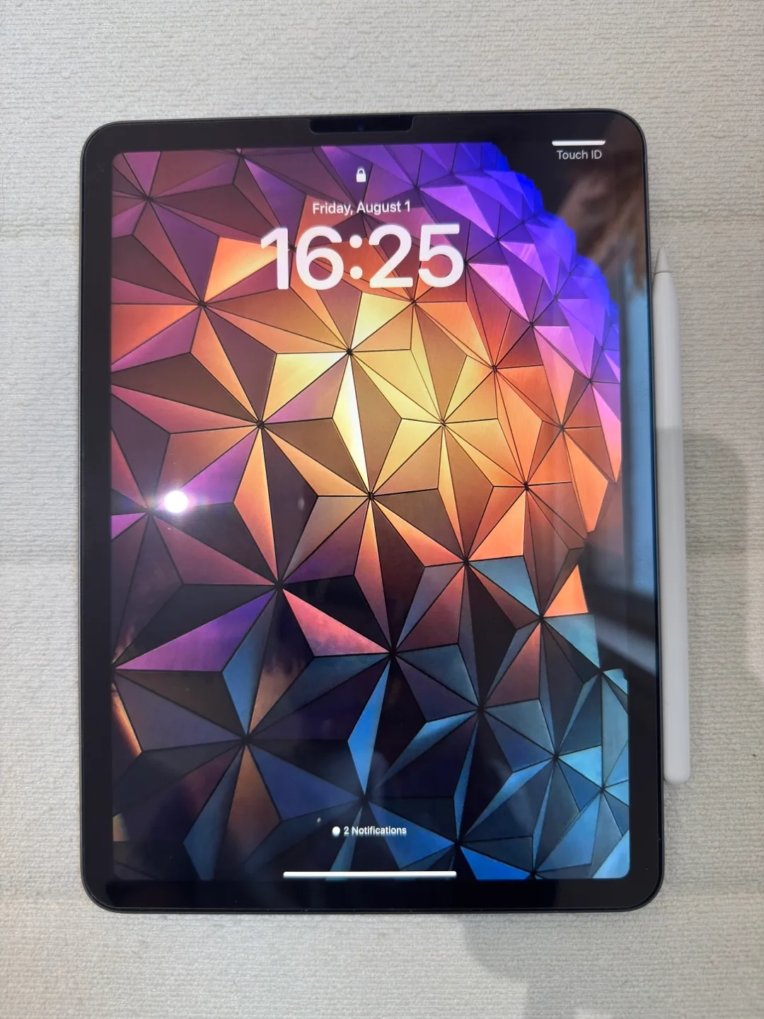 Apple iPad Air Gen 4 - 64 GB with Bluetooth keyboard image indicator(2)