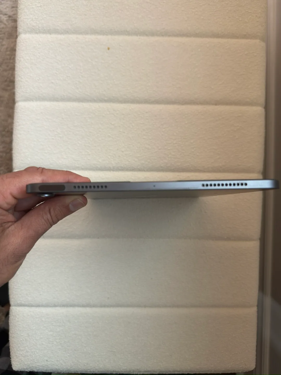 Apple iPad Air Gen 4 - 64 GB with Bluetooth keyboard image indicator(7)