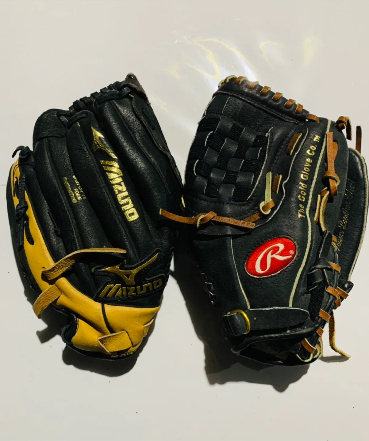 Rawlings & Mizuno Youth Baseball Gloves thumbnail