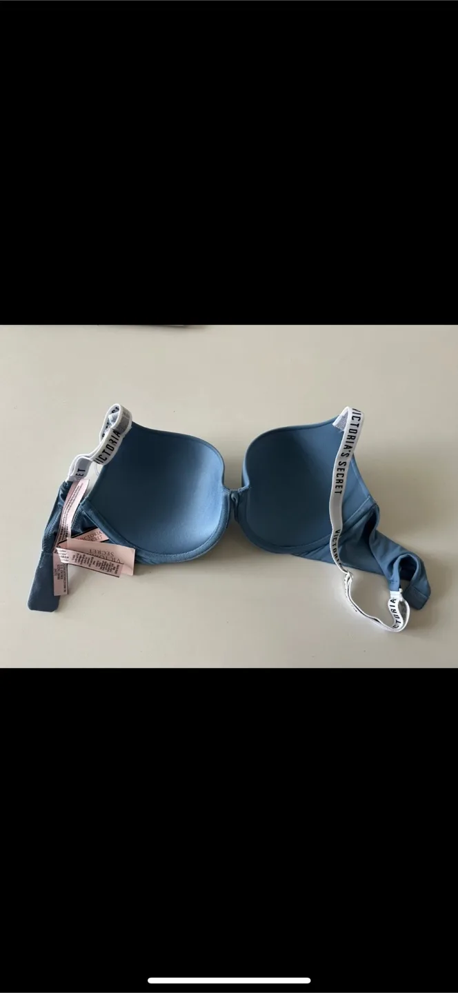 New Victoria's Secret Bra - Size 32D image indicator(2)