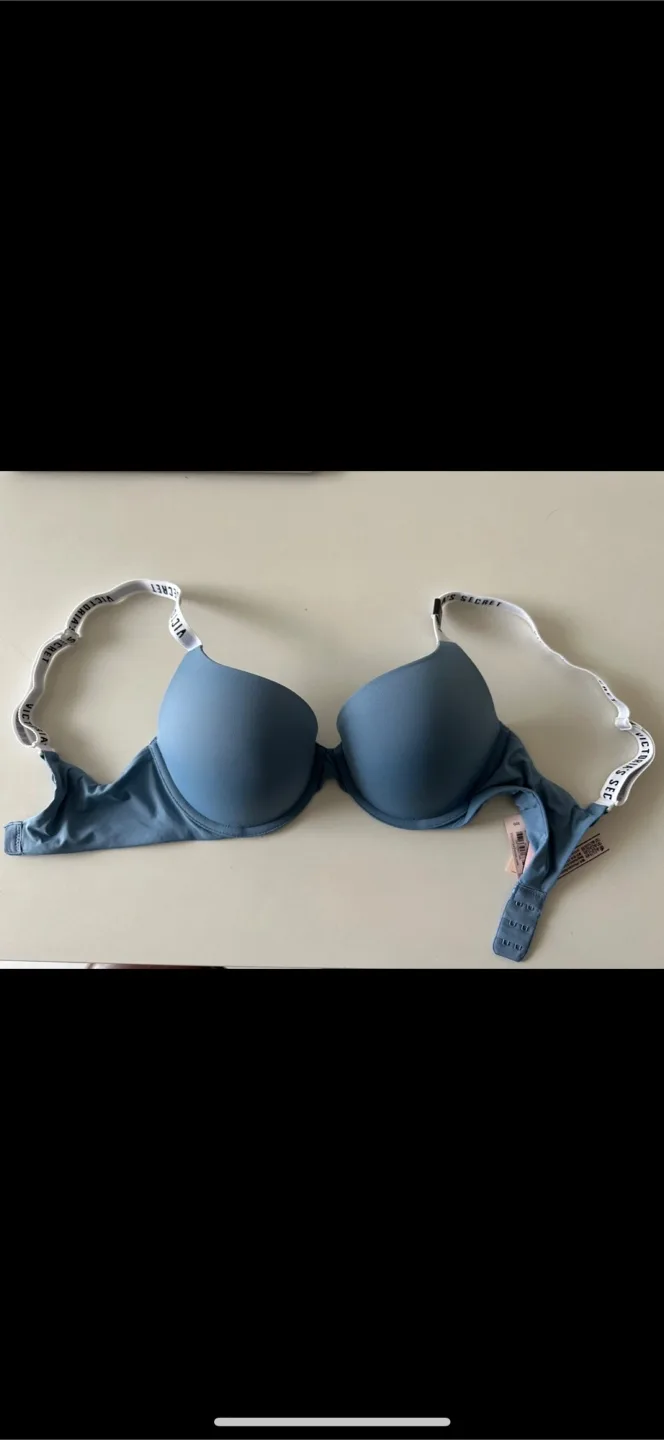 Victoria's Secret Bra - Size 32D thumbnail
