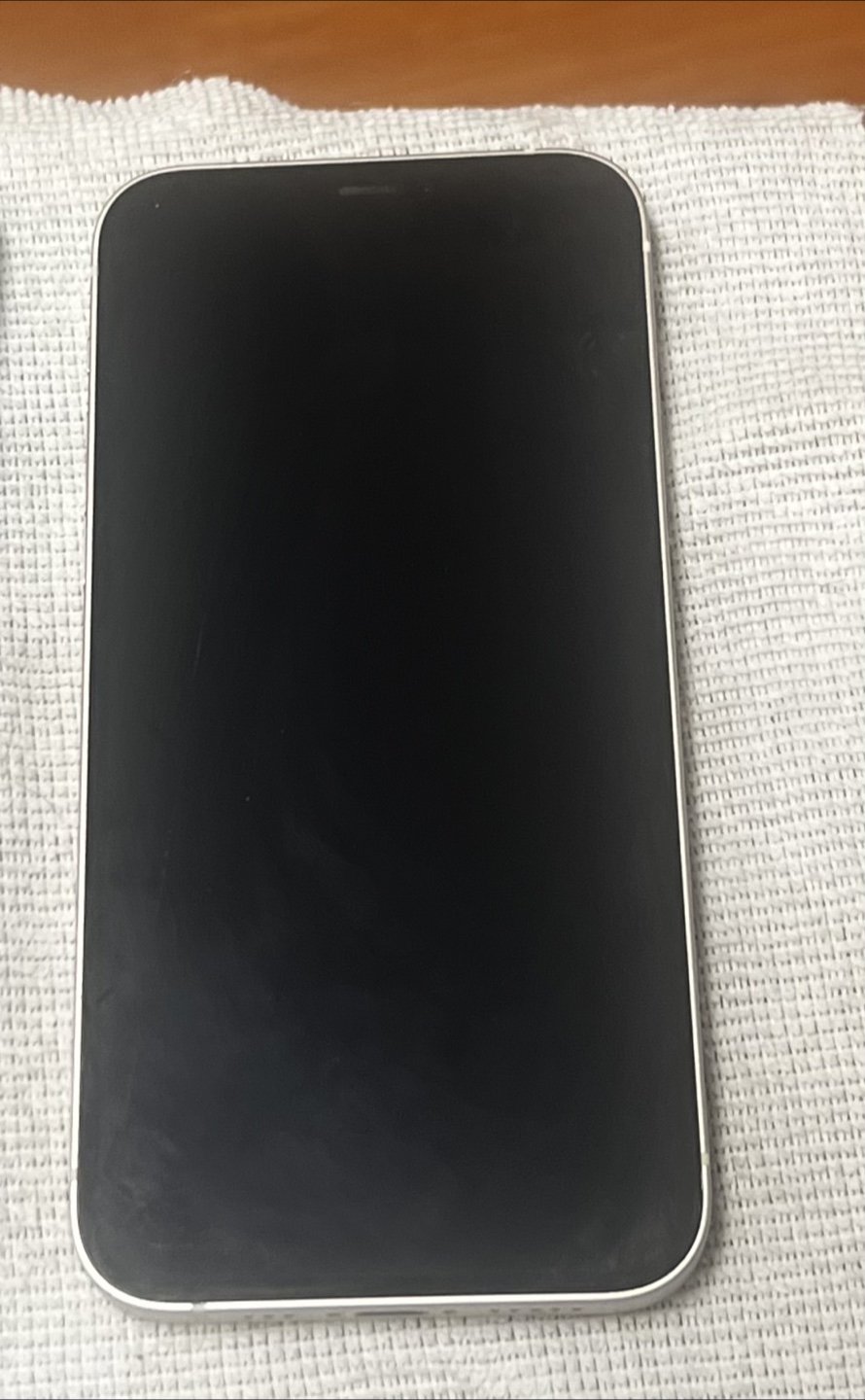 iPhone 12 with accessories - photo 2