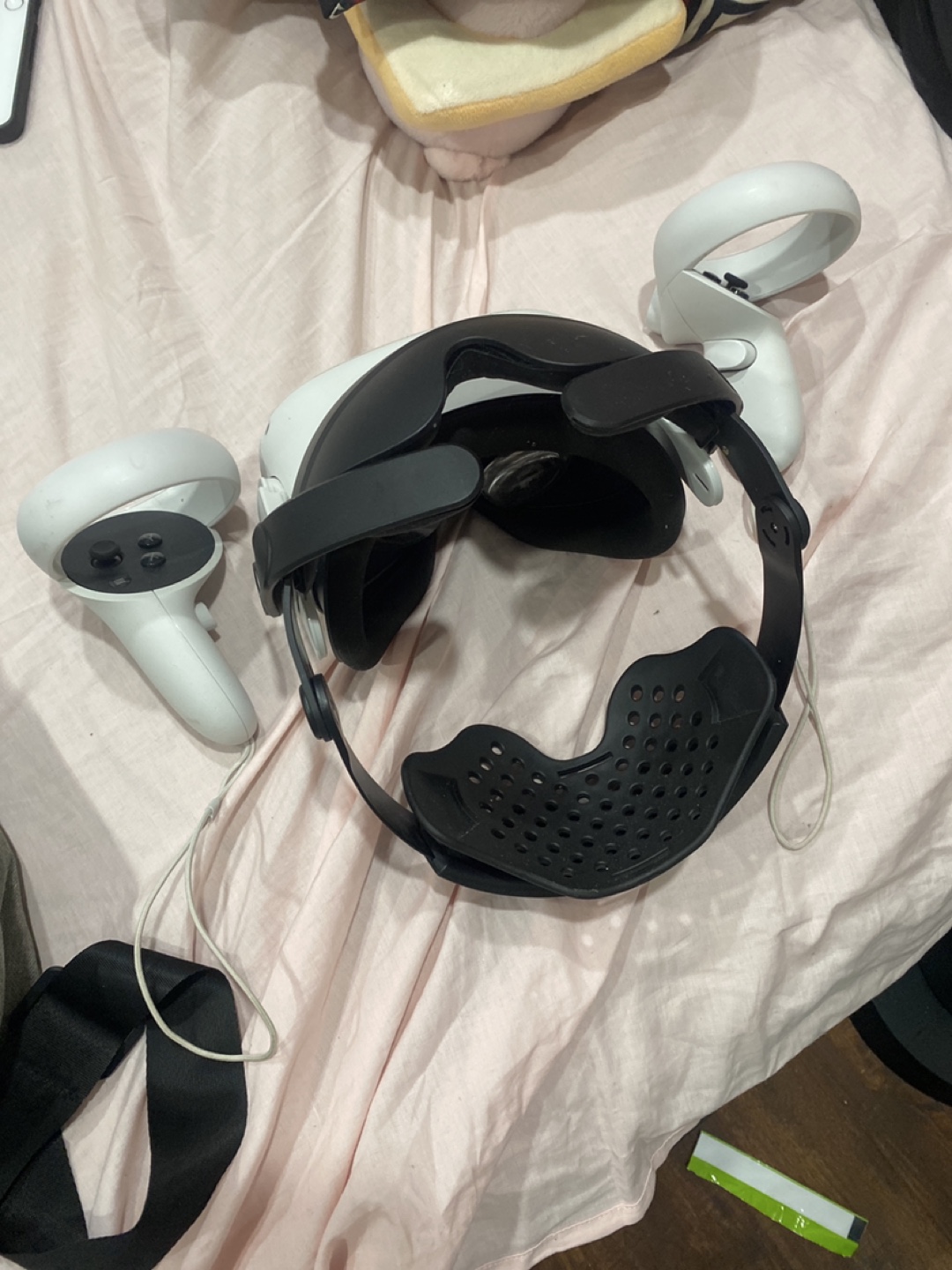 Oculus Quest 2 VR Headset - photo 2