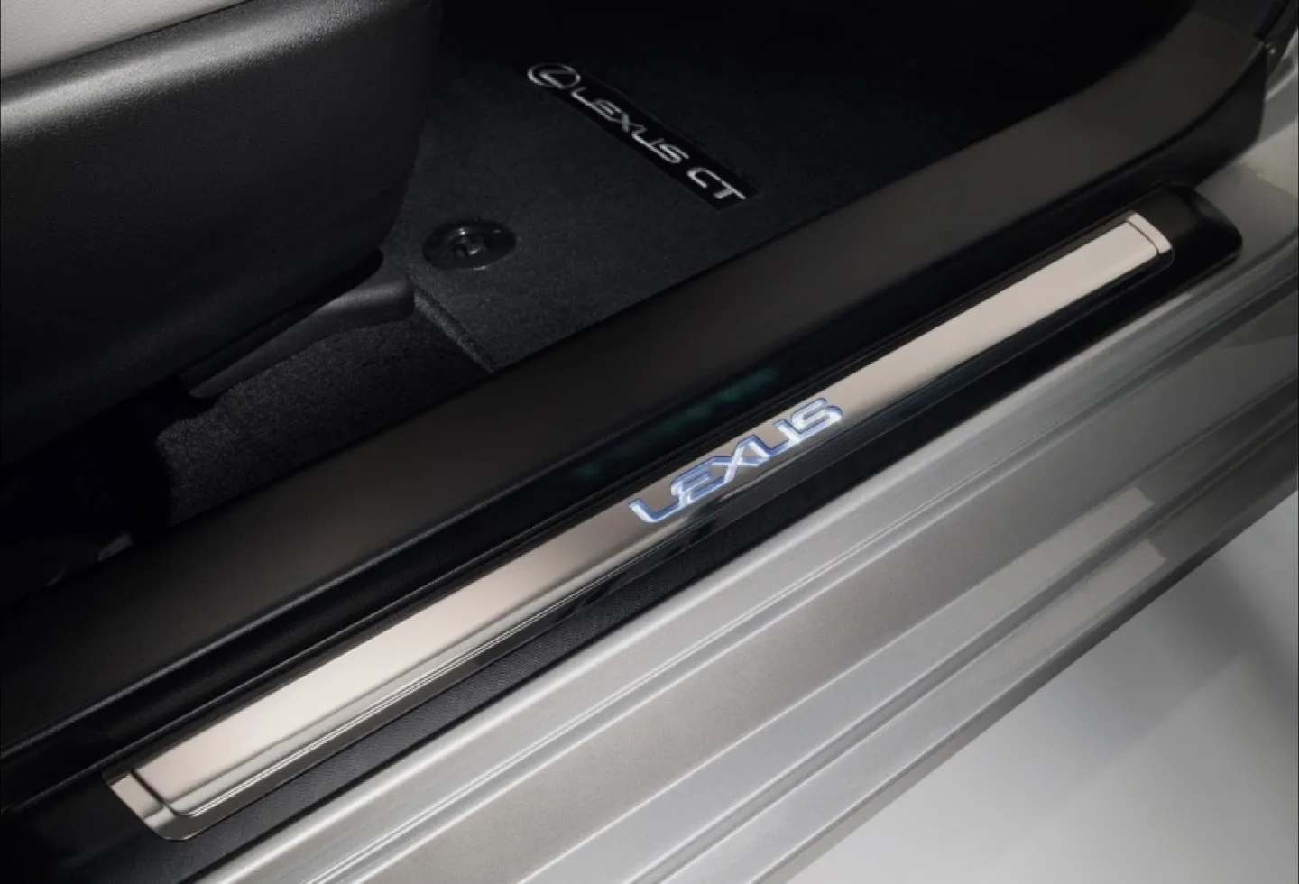 New Lexus CT Illuminated Door Sills thumbnail