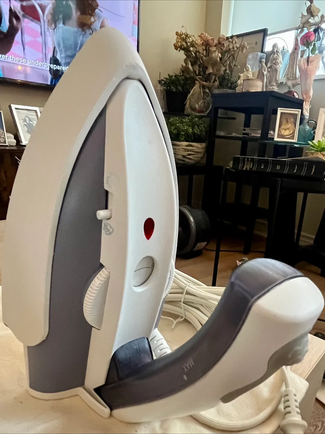 🧡Never used Hamilton Beach Travel Size Iron with Tote Bag thumbnail
