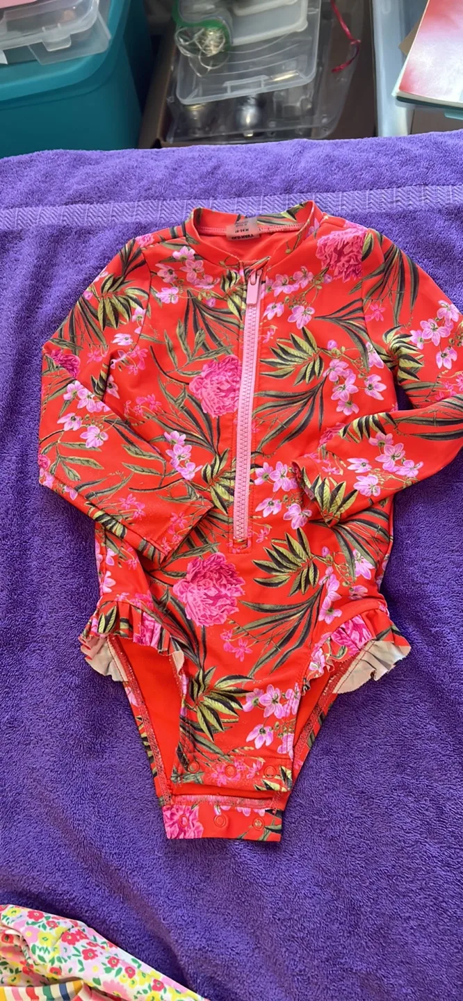 Old Navy Rash Guard Swimsuit 12-18M thumbnail