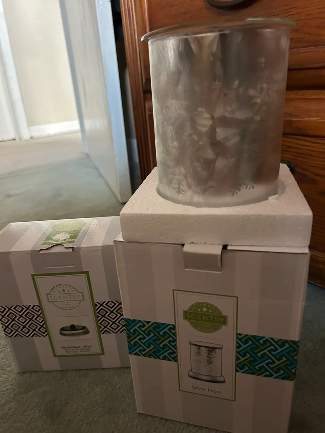 Scentsy Silver Frost Warmer thumbnail