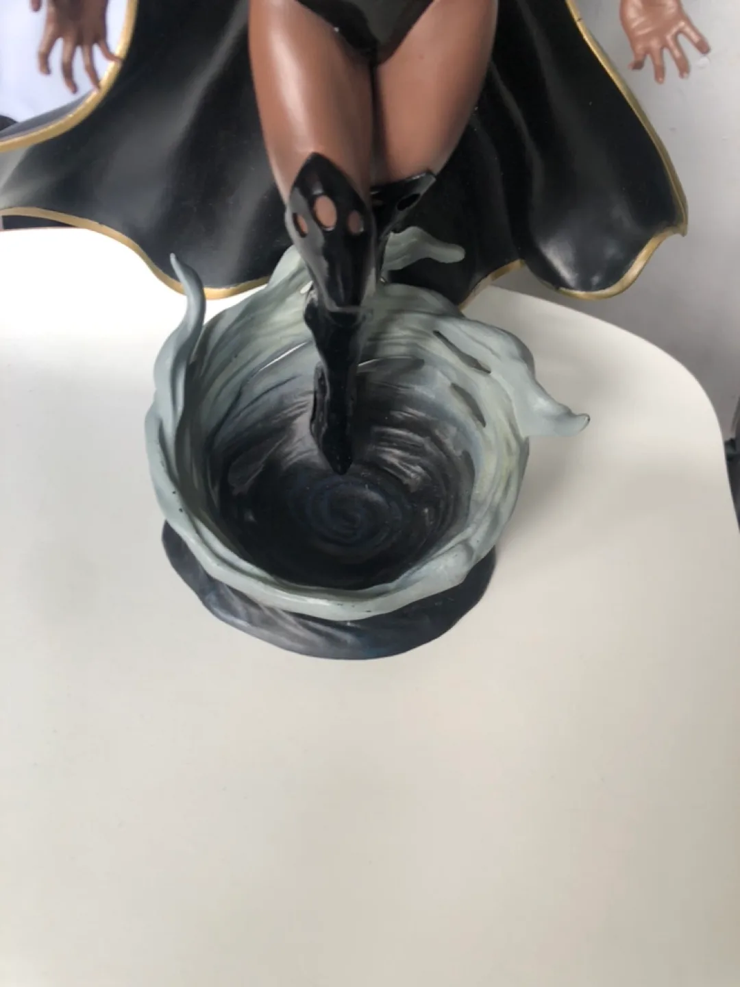 Storm Statue - Marvel Comics image indicator(3)