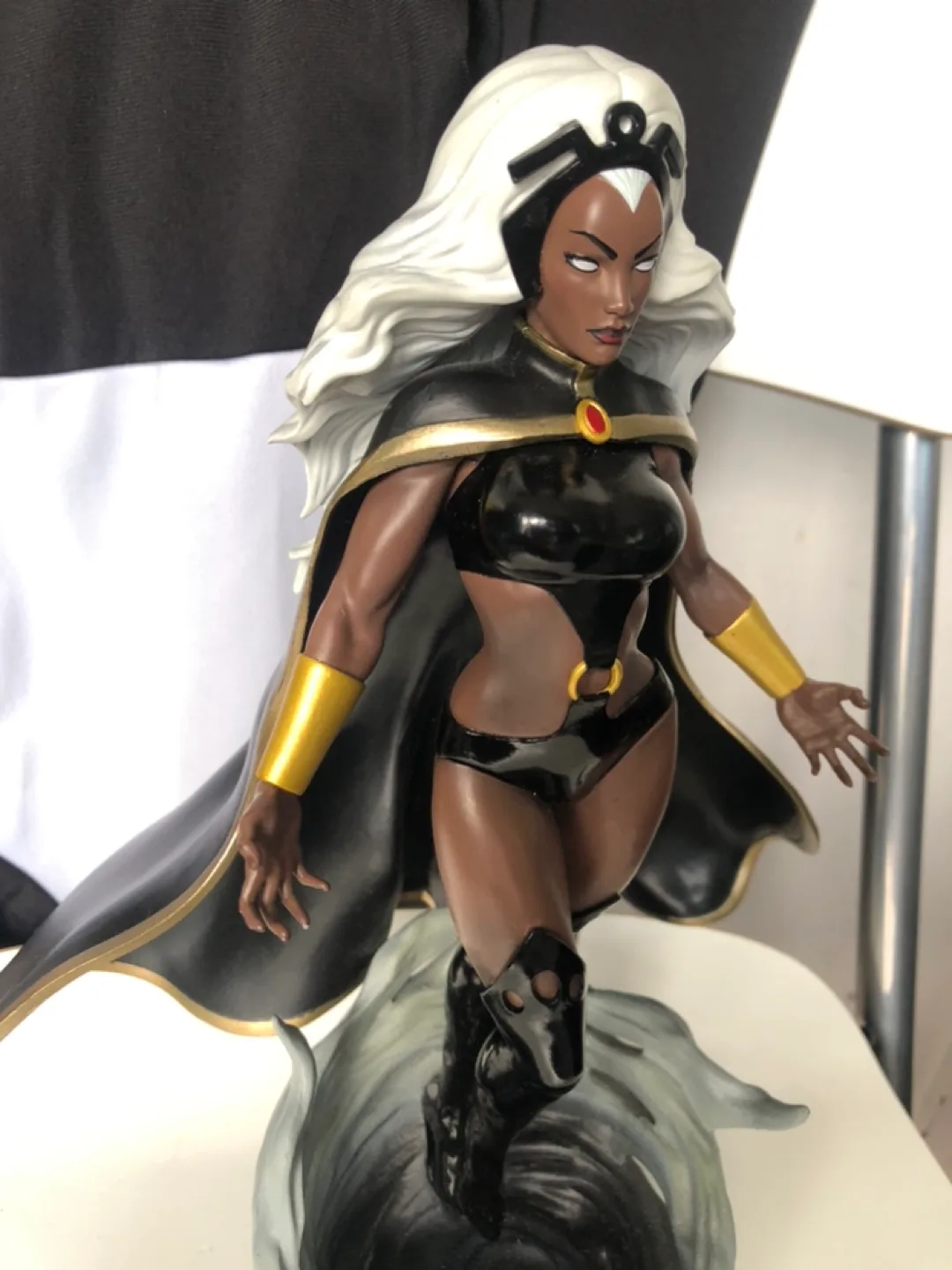 Storm Statue - Marvel Comics image indicator(4)