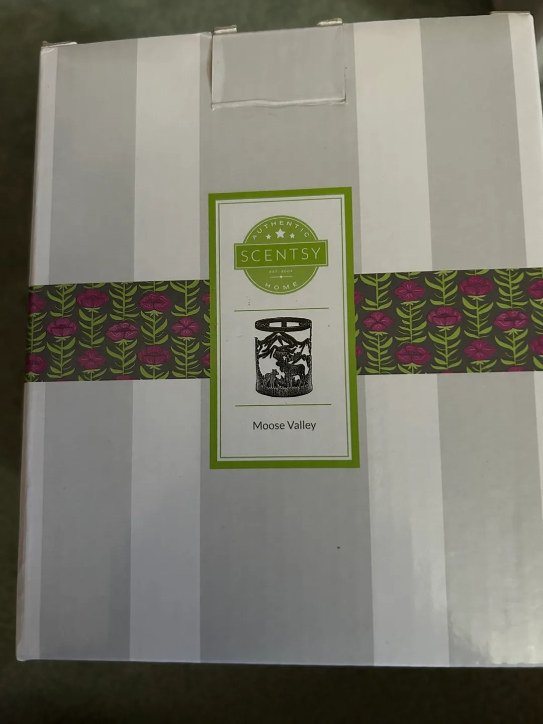 Scentsy Moose Valley Wrap - New in Box! thumbnail
