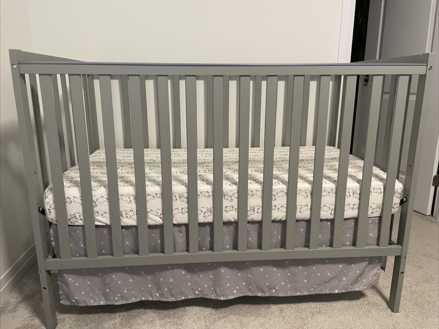 Dream On Me Crib - Grey