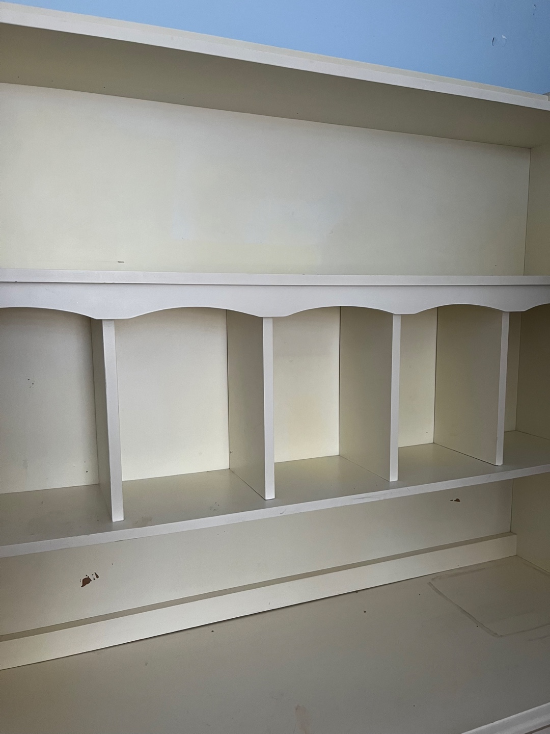 White Dresser with Hutch - photo 2