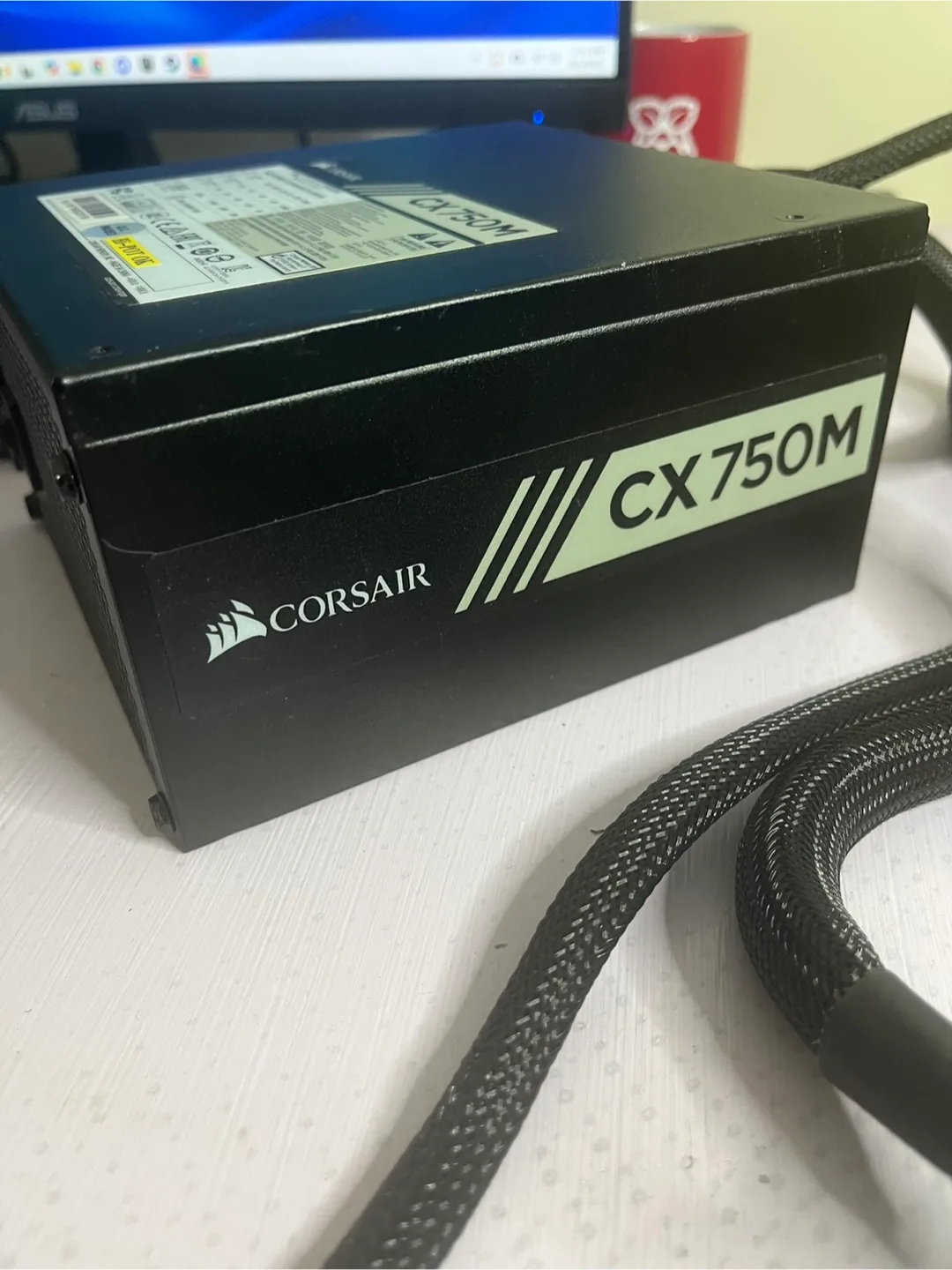 Corsair CX750M Power Supply image indicator(5)