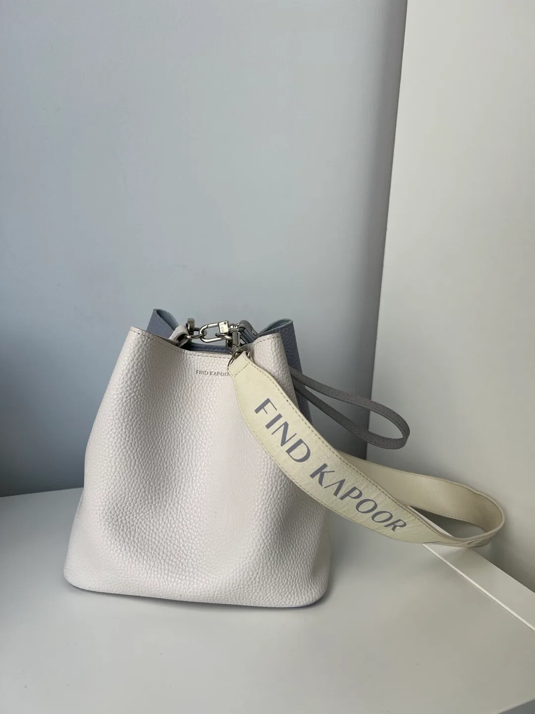 Find Kapoor Pingo Bag - White/Grey image indicator(2)