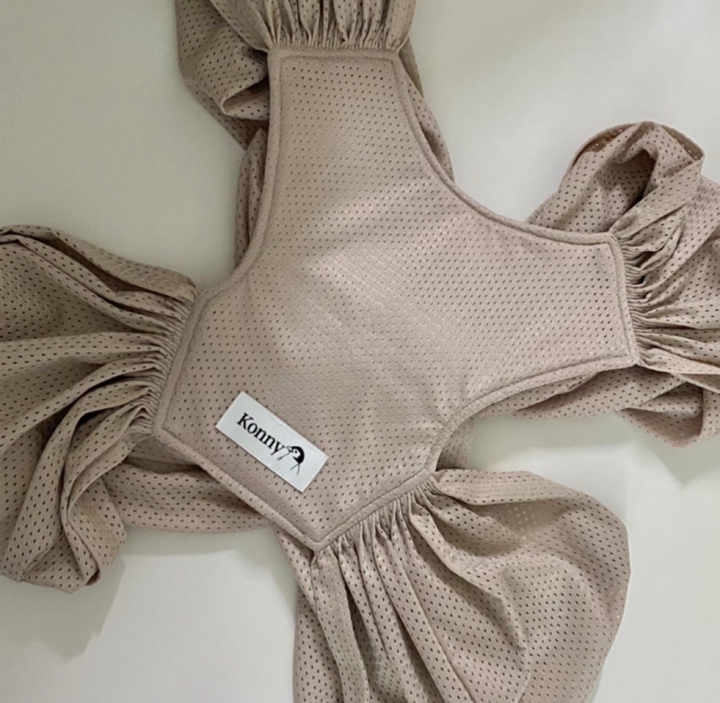 [NEW, Never worn] Konny Baby Carrier Mesh - Size M - Beige