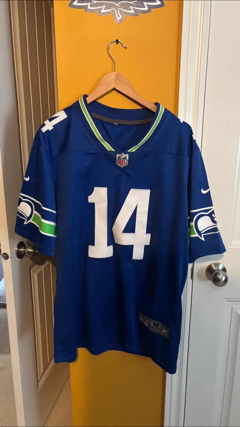 Nike DK Metcalf Seahawks Jersey, Size M thumbnail