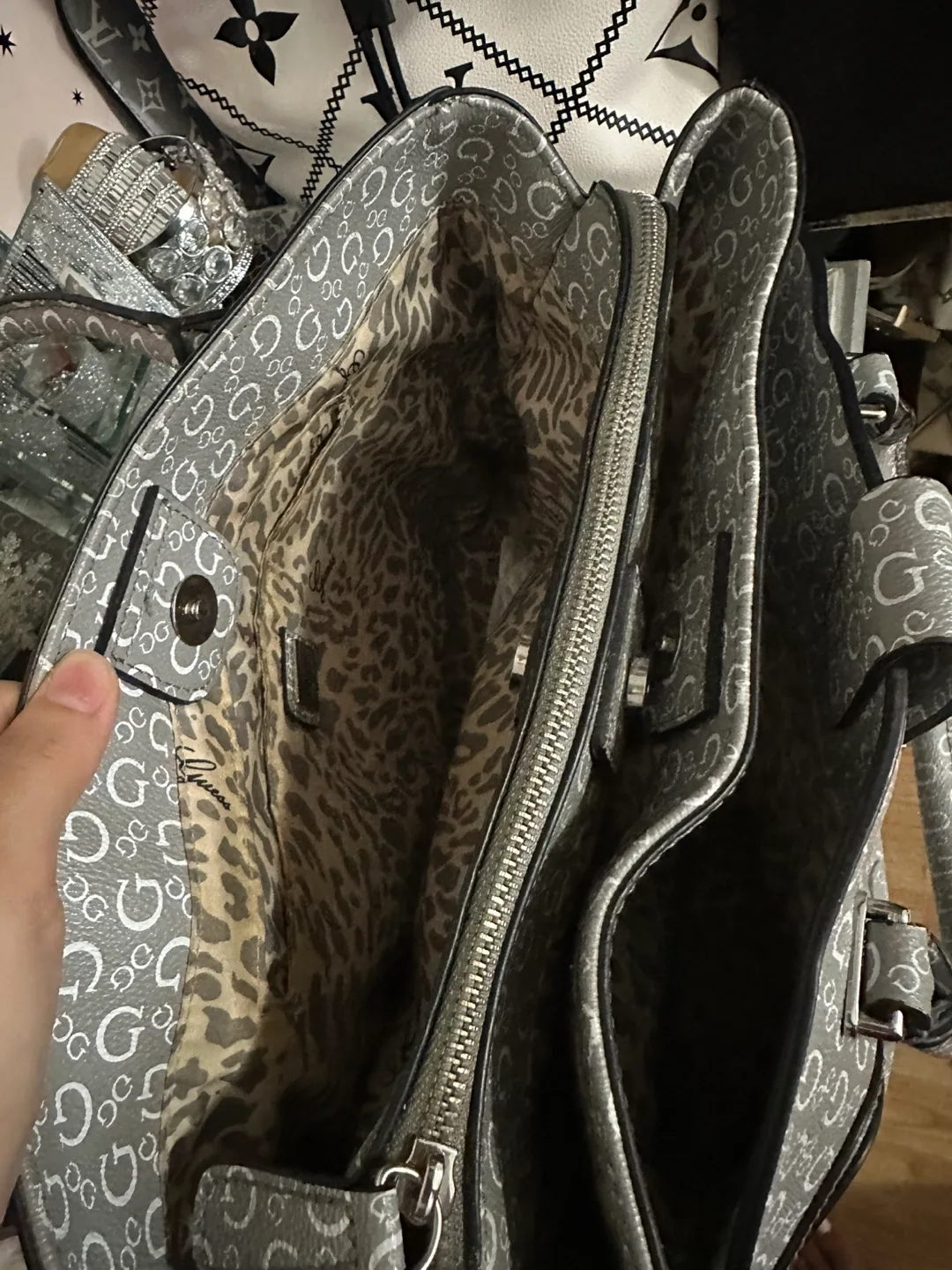 Guess Grey Patterned Satchel image indicator(3)