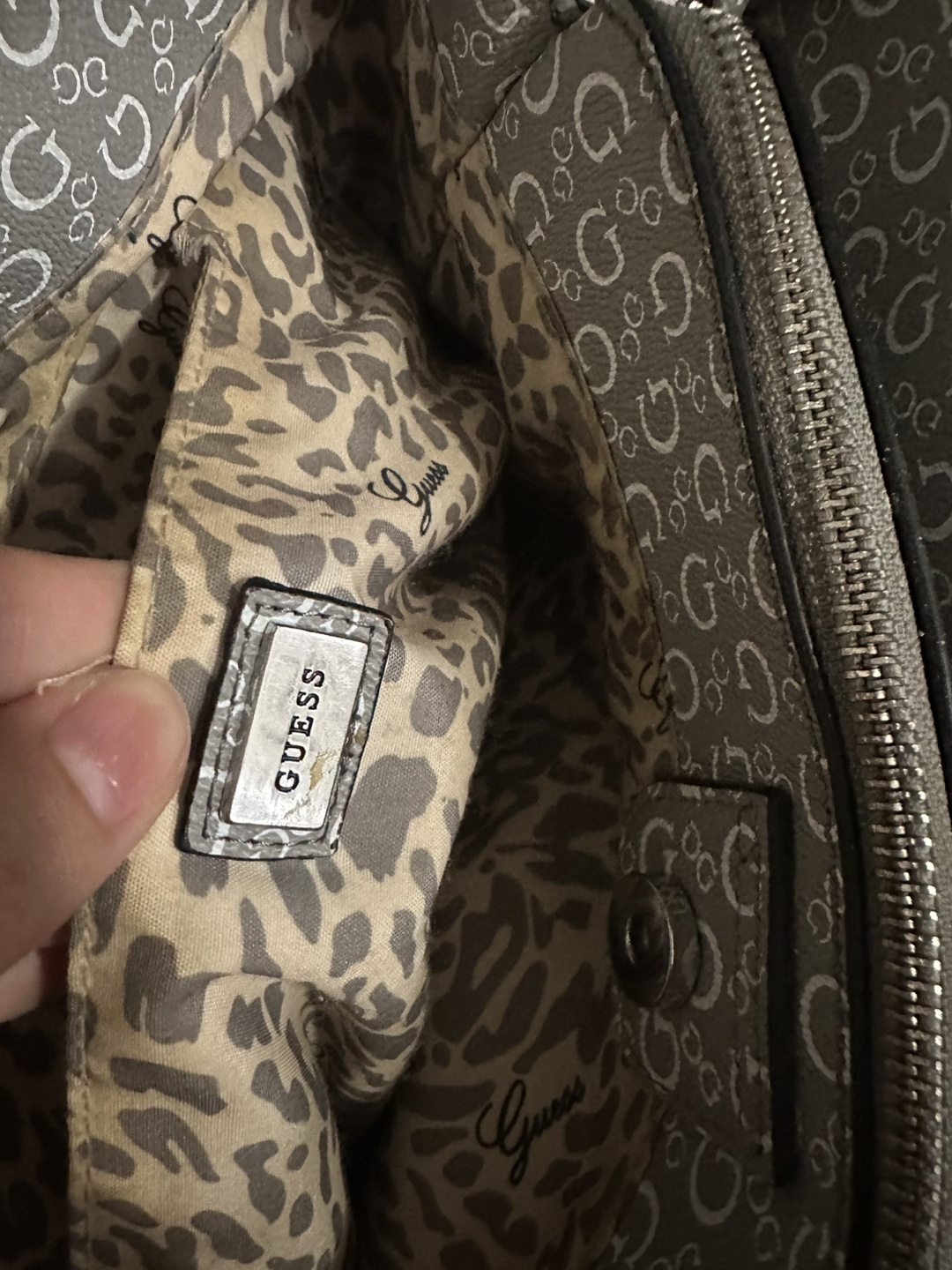 Guess Grey Patterned Satchel - photo 4