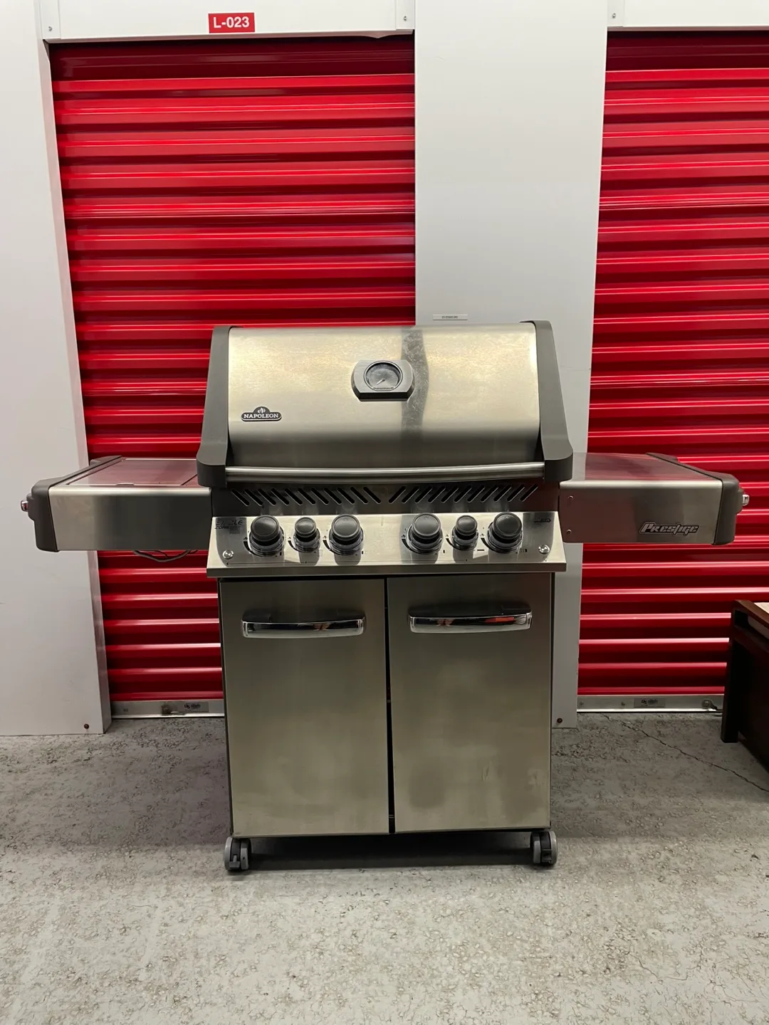 Napolean Prestige 500 BBQ Grill thumbnail