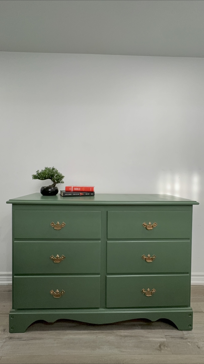 Green 6-Drawer Dresser