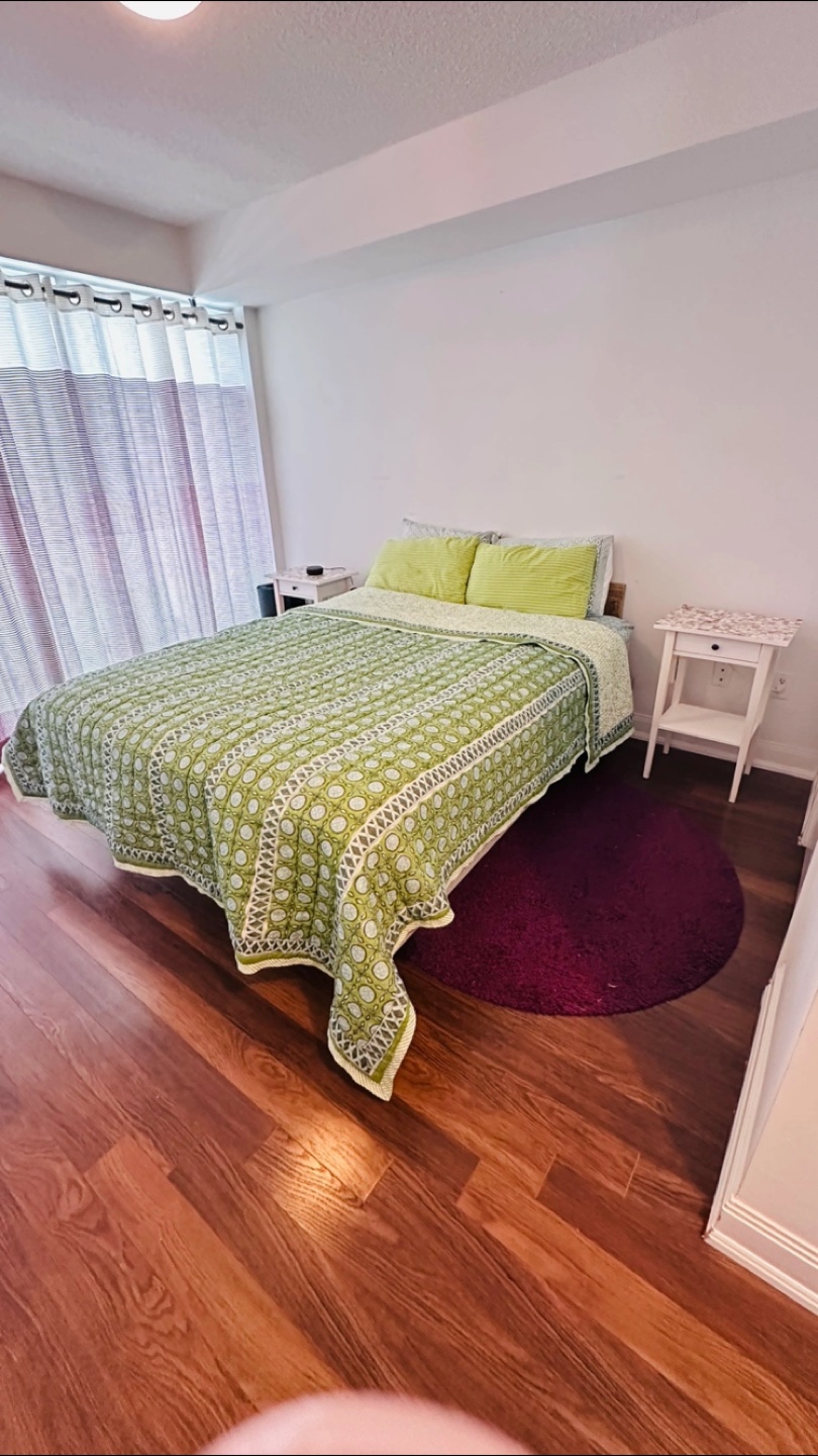 Queen Bed Set 🛌 | Queen Mattress + Rug ❤️ | All Together $100