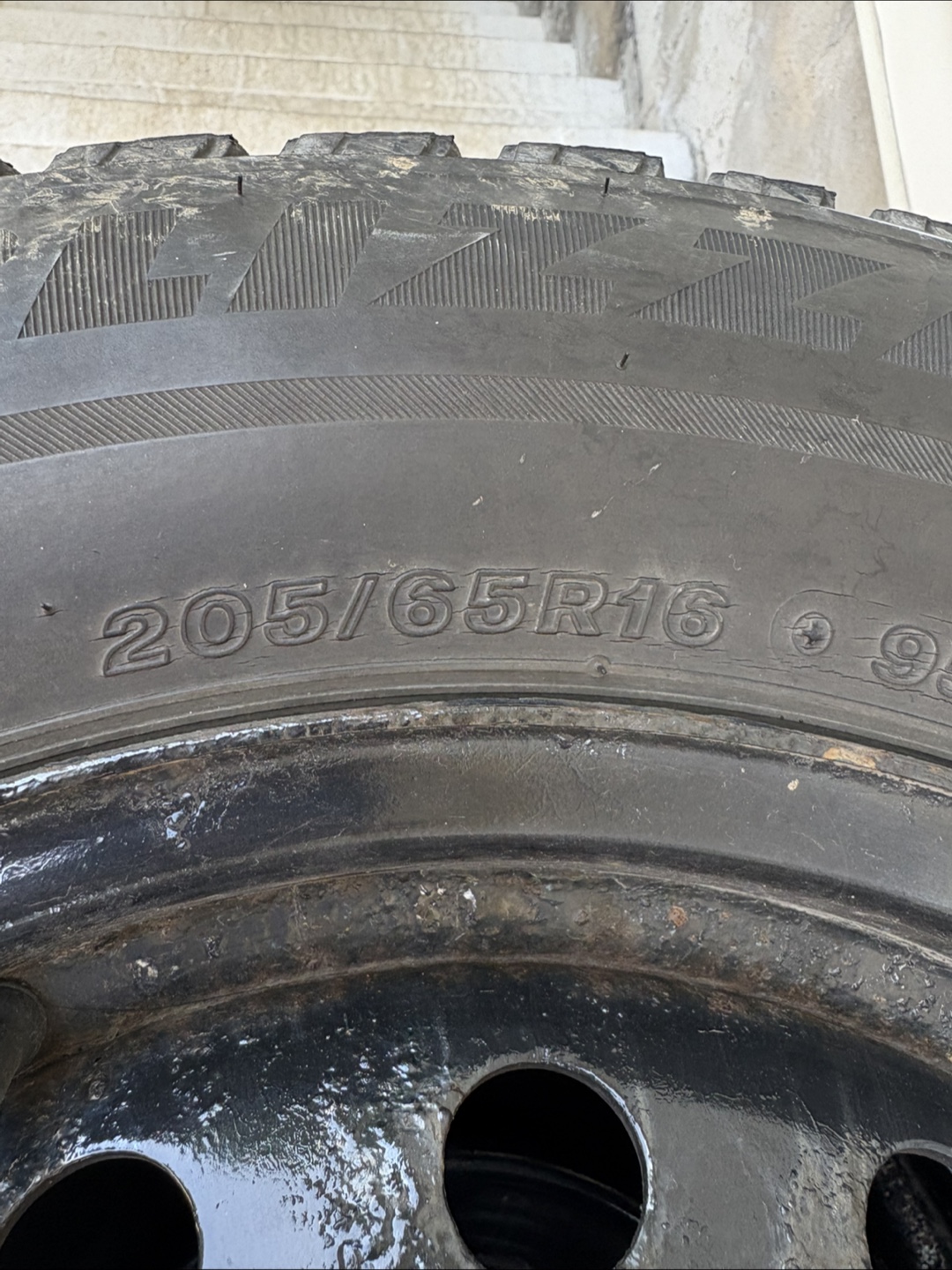 Set of 4 Winter Tires 205/65R16 - photo 2