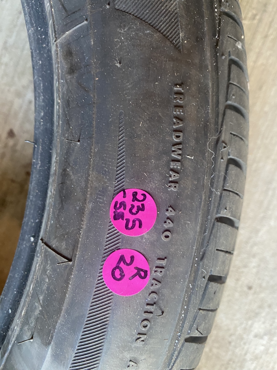 Dunlop Tire 235/55R20 - photo 2