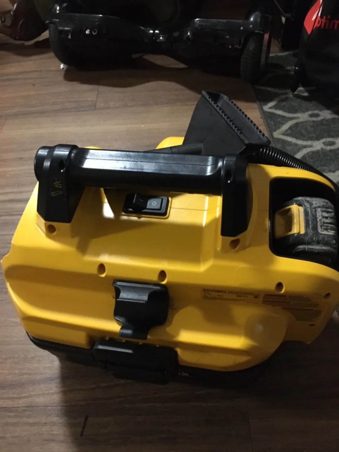 DeWalt DCV5801H Wet/Dry Vacuum thumbnail