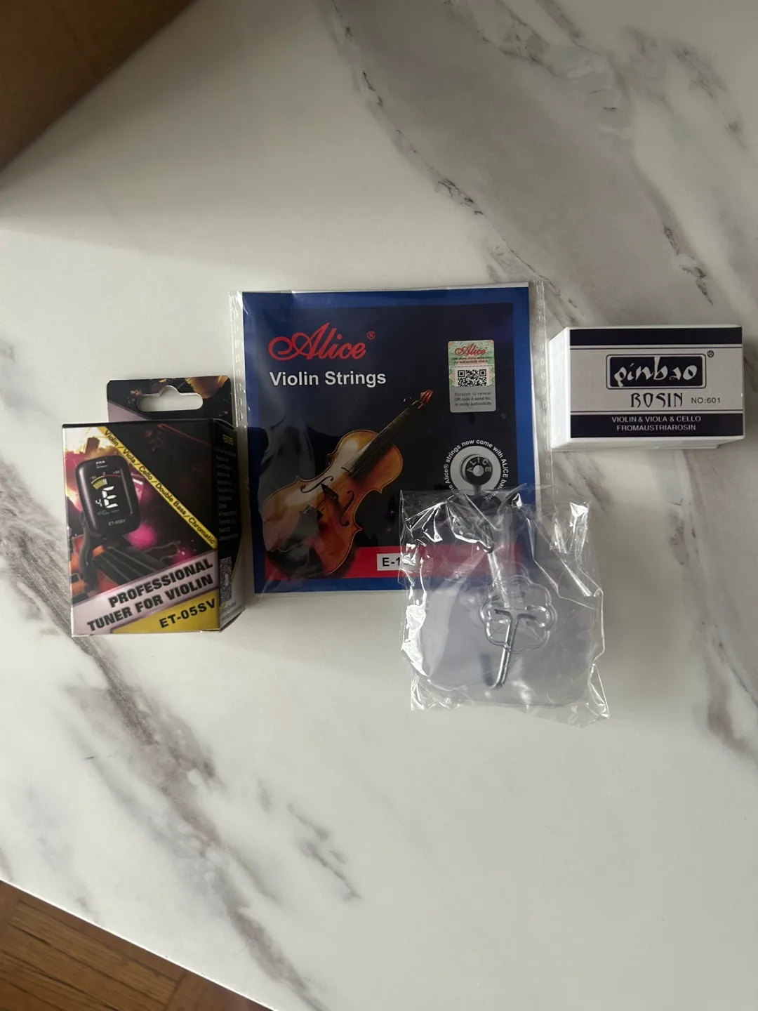 Violin Accessory Kit: Alice Strings, Rosin, Tuner thumbnail