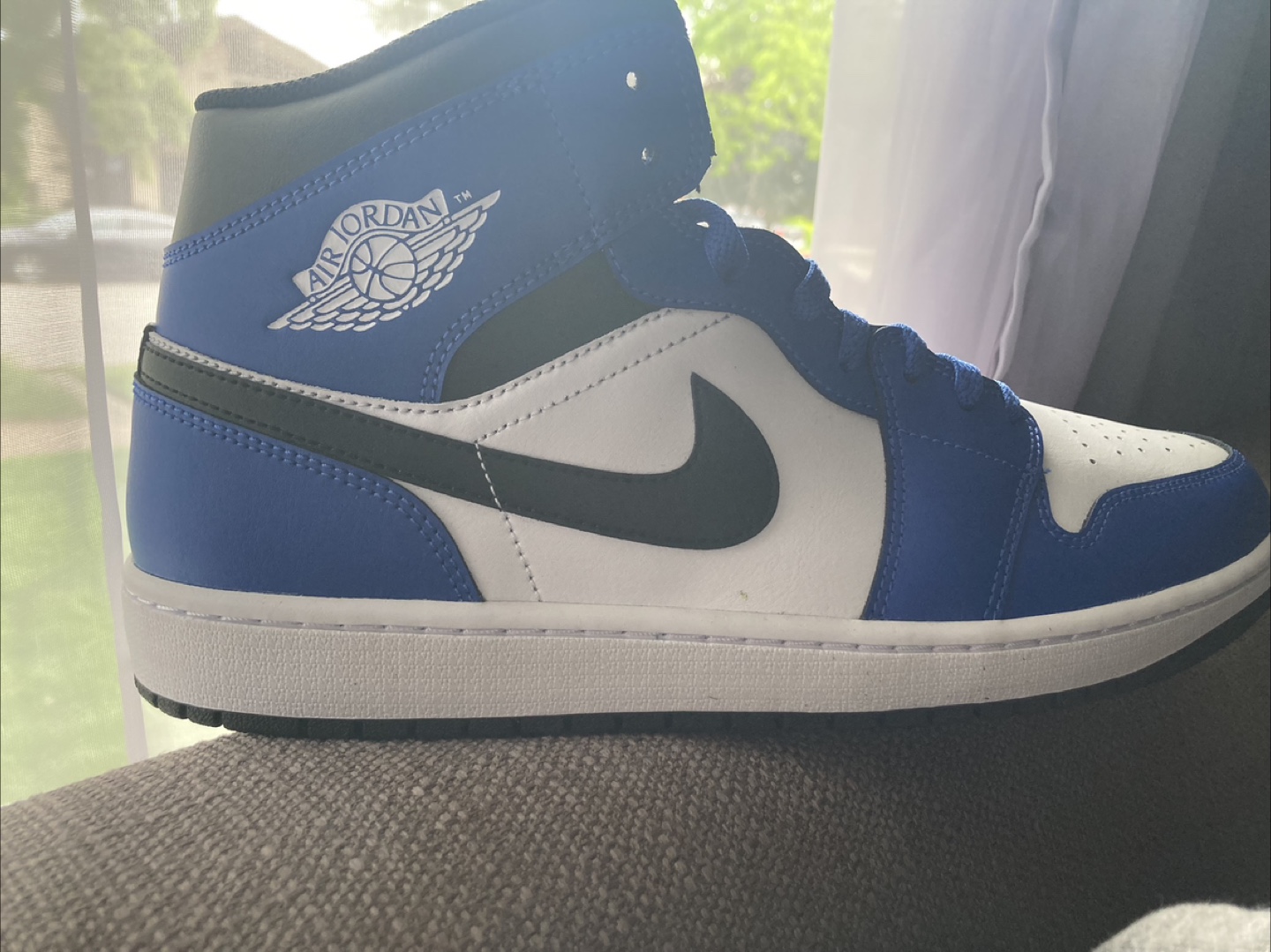 Air Jordan 1 Mid Royal Blue - Size 12 - photo 4