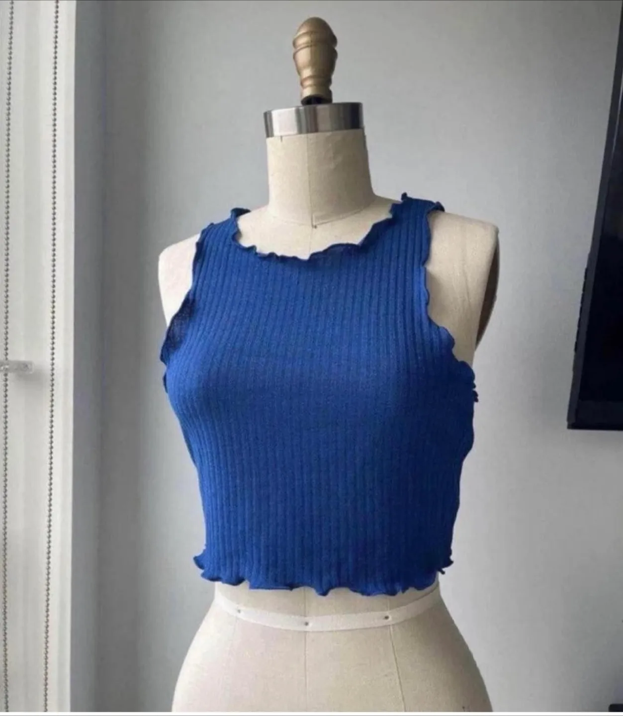 Brand New Crop Top size medium thumbnail