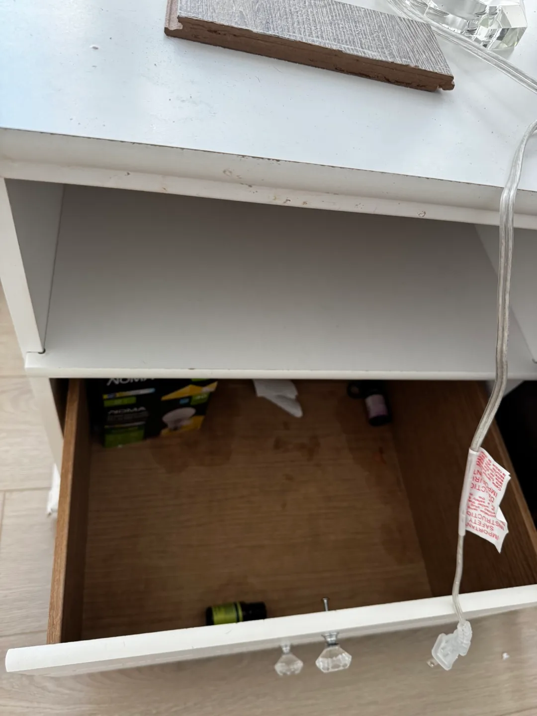 White Nightstand with Two Drawers image indicator(6)