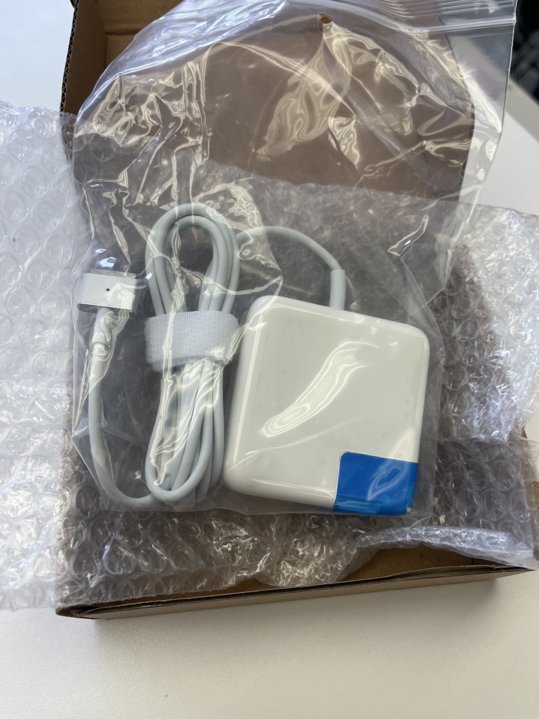 45W MacBook Pro Charger - photo 5
