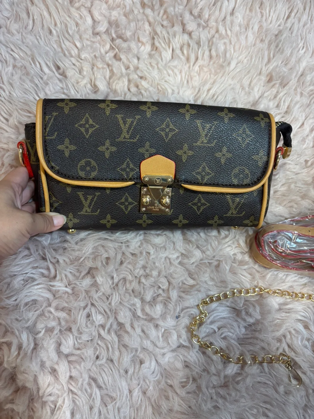 Louis Vuitton Monogram Pochette Metis thumbnail