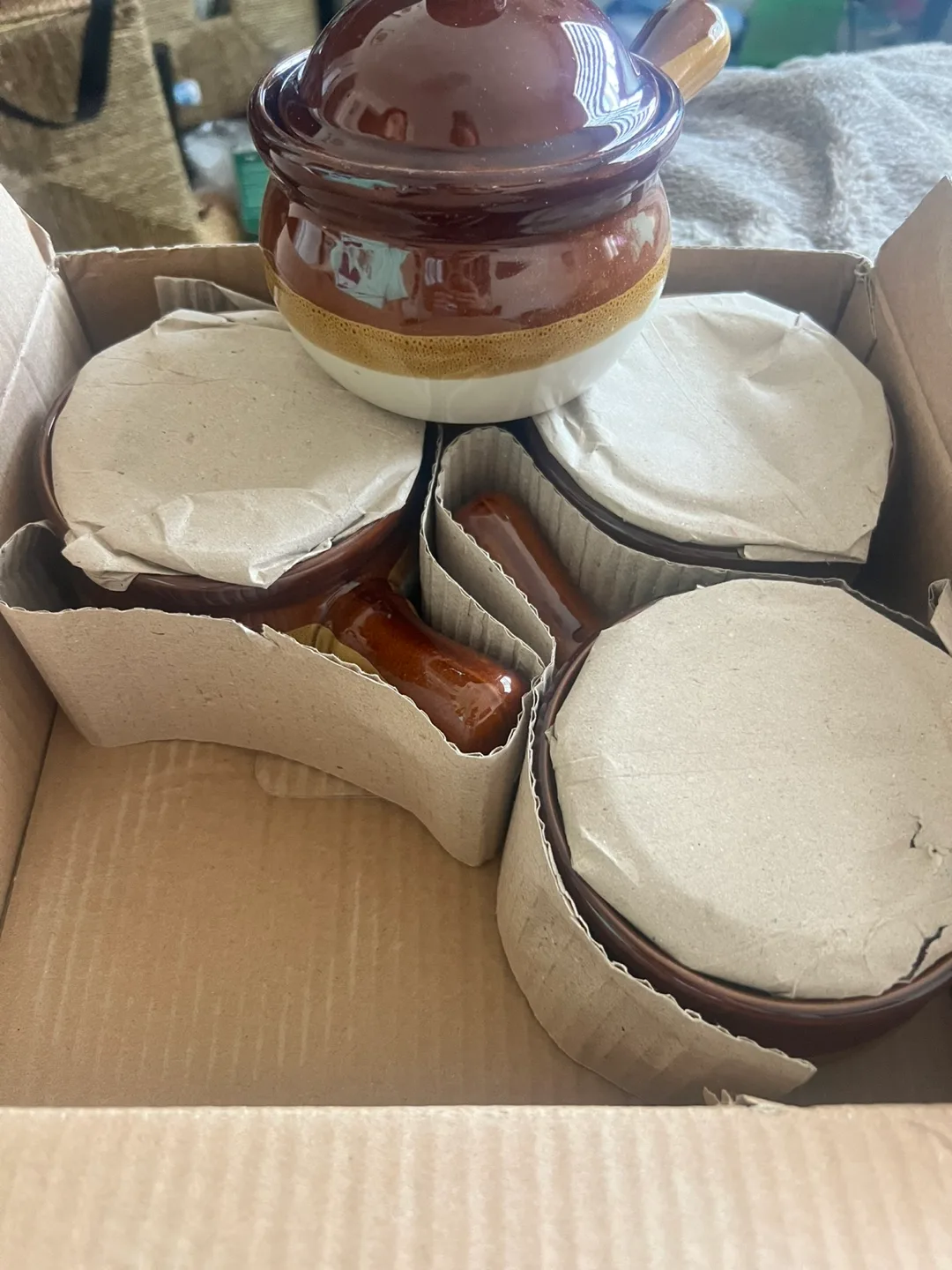 Kitchen Basics Stoneware Onion Soup Bowls (Set of 4) image indicator(2)