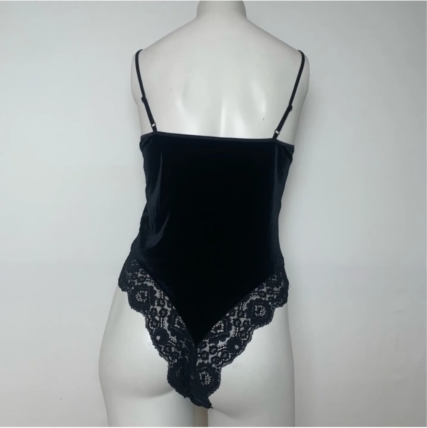 🧡Victoria’s Secret Y2K black velvet lace bodysuit medium image indicator(4)