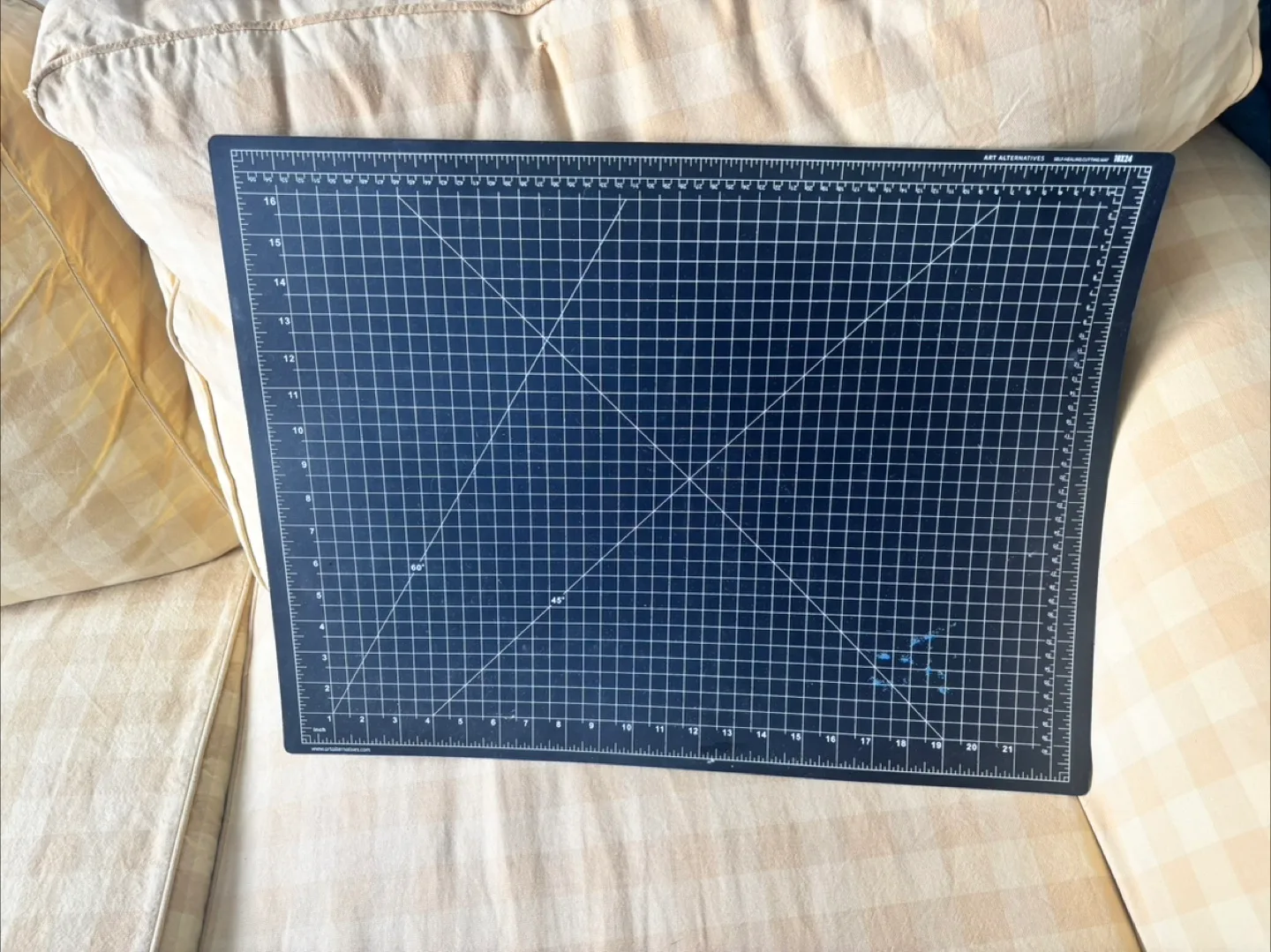 Art Alternatives Cutting Mat 18"x24" image indicator(2)