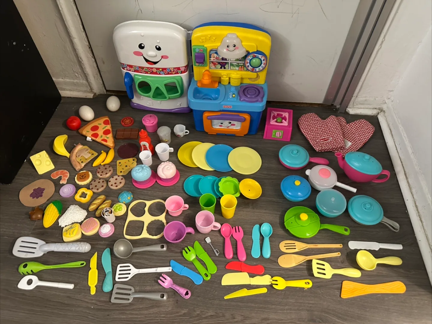 Fisher-Price Play Kitchen & Food Set thumbnail