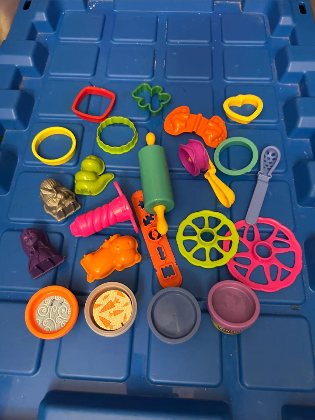Play-Doh Set with Tools thumbnail