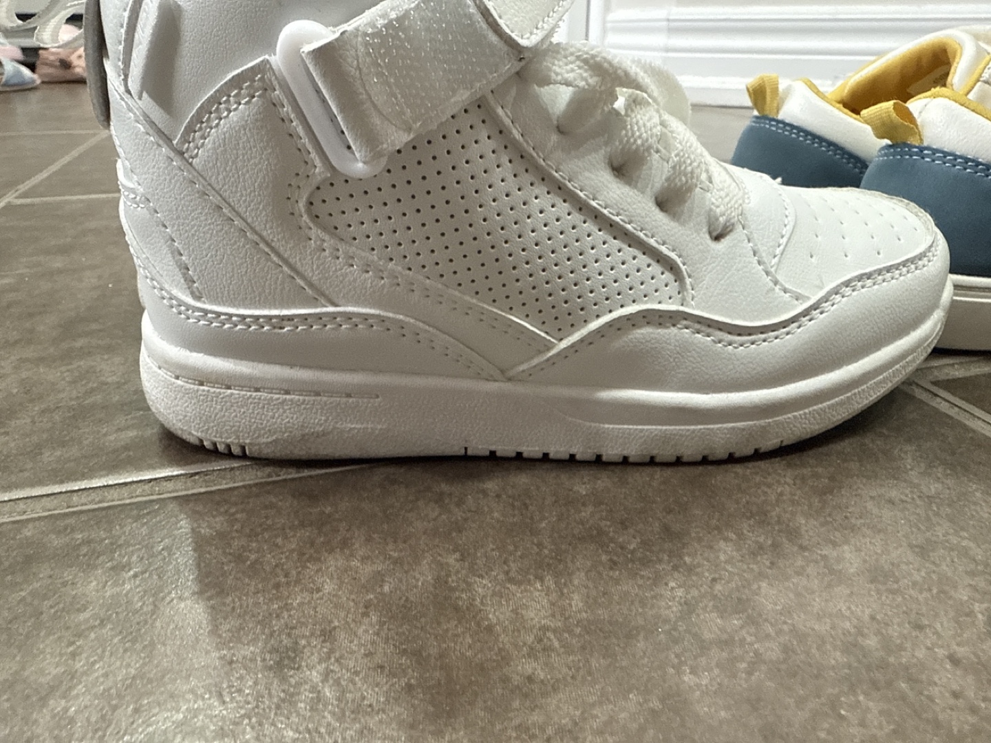 White Sneakers - Size 13 - photo 5