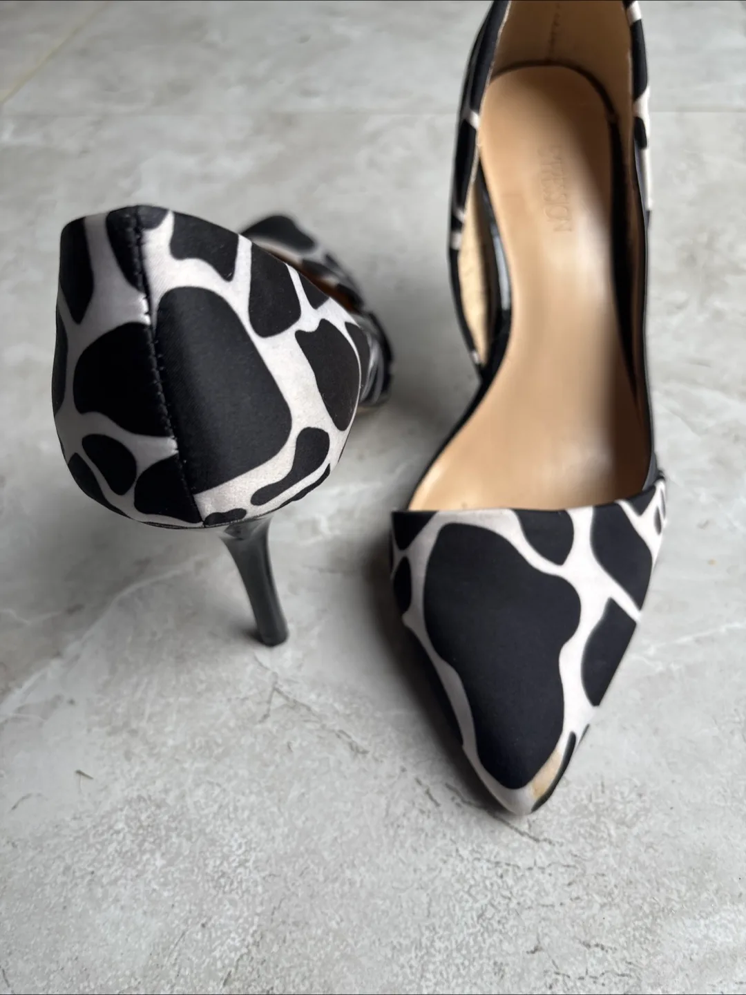 Expression Heels - Black & White Pattern Size 7 image indicator(3)