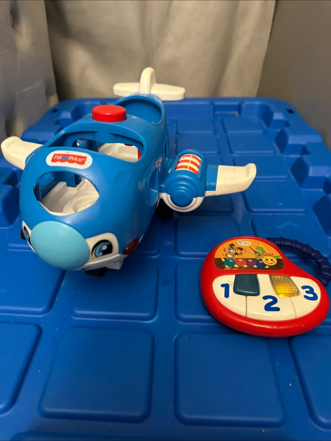 Fisher-Price Airplane & VTech Activity Cube Toys image indicator(2)