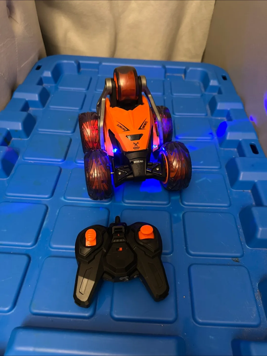 Infinite Mania RC Stunt Car thumbnail