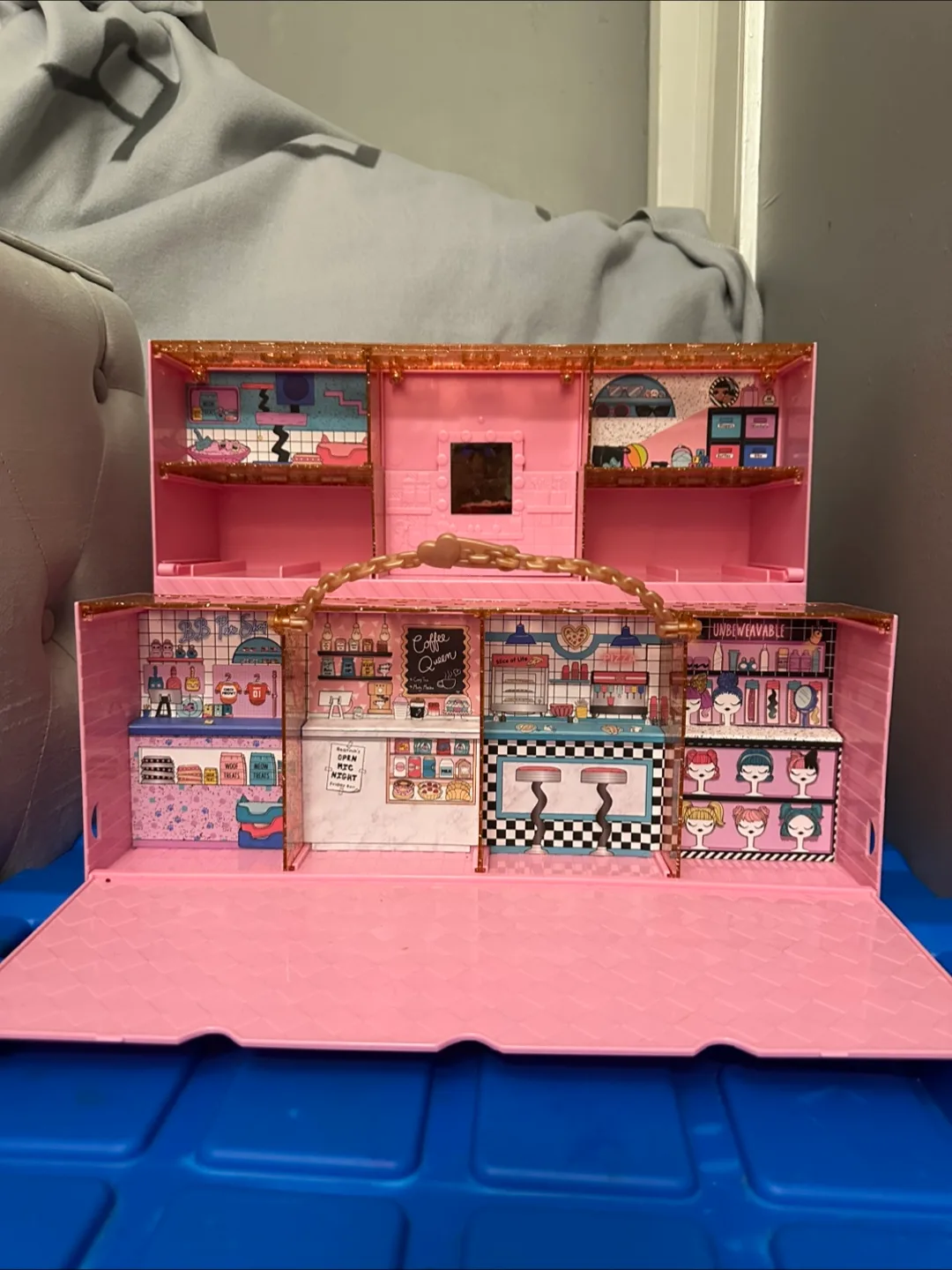 LOL Surprise! Pop-Up Store Playset image indicator(2)