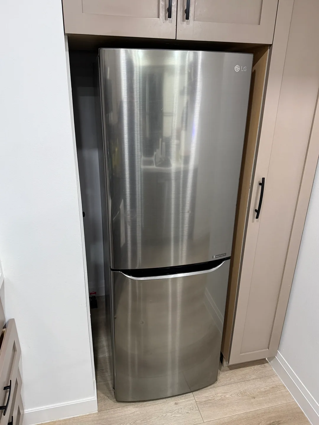 LG LBNC10551V - 24" Freezer Refrigerator, 10 cu. ft. thumbnail