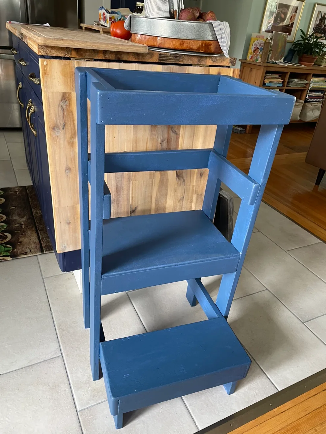 Kitchen helper ladder for toddlers and kids thumbnail