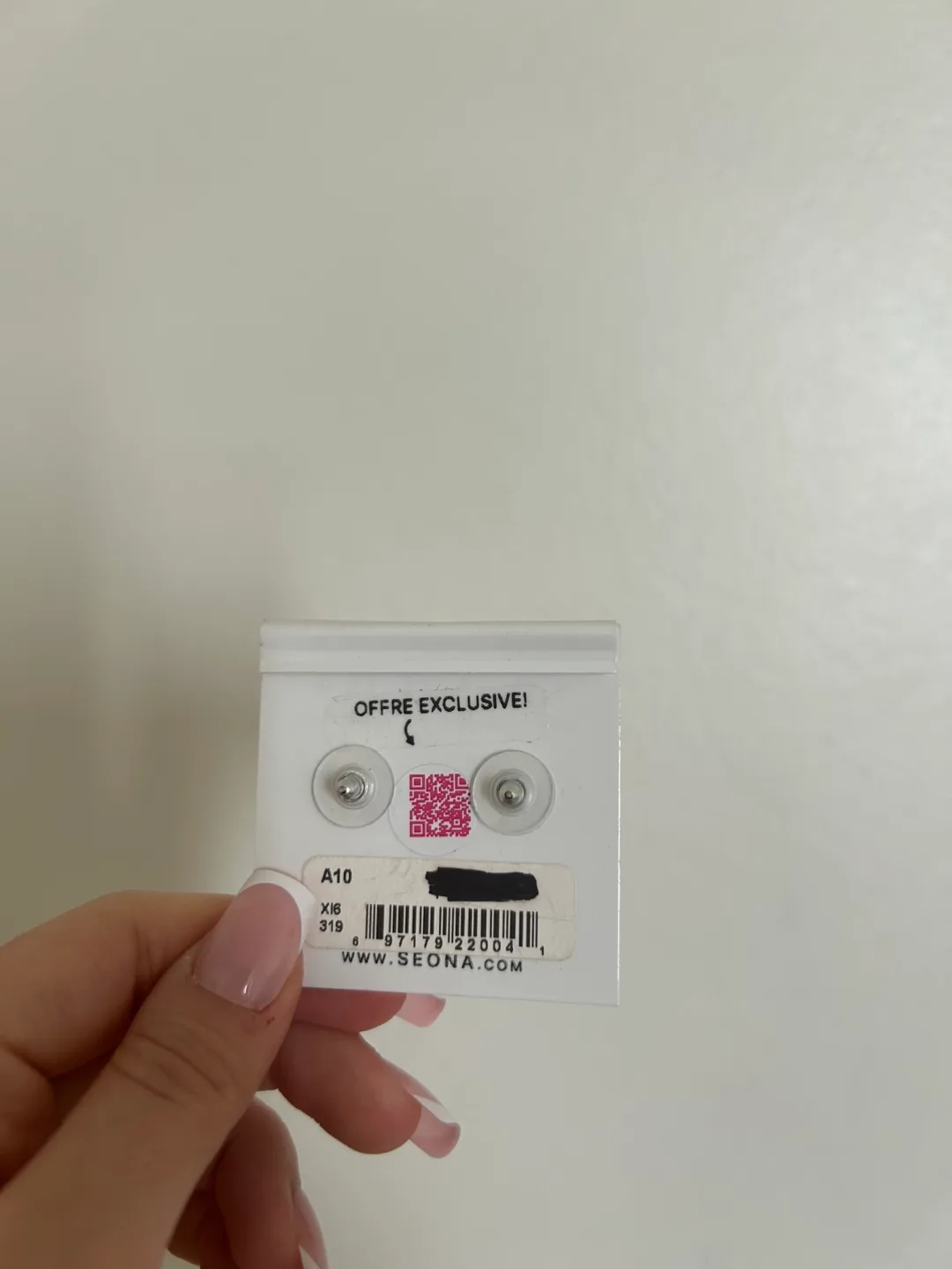 Seona Pink Crystal Stud Earrings image indicator(4)